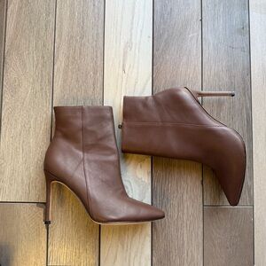 RAYE Brown Heeled Boots with Sleek Silhouette